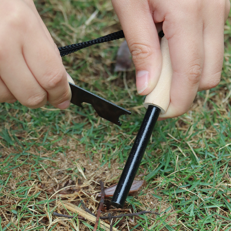 الصوان الخارجي المحمول، مزود ب - مراجعة Ferro Rod Striker وسعره